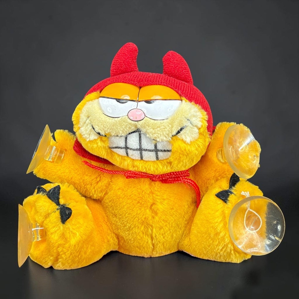 Vintage Dakin Garfield Devil Plush Suction Cup Window Hanger Red Cape 1981 6inch